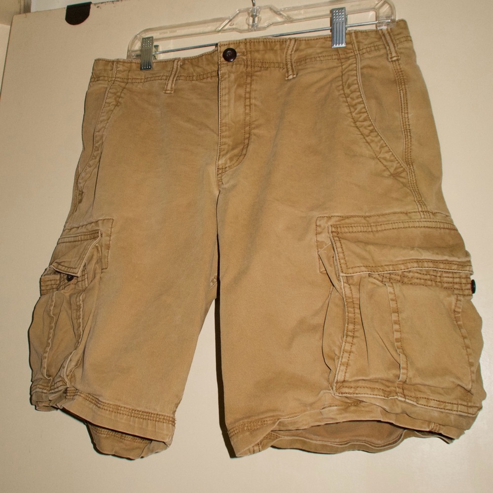 GAP Men's Khaki Cargo Shorts